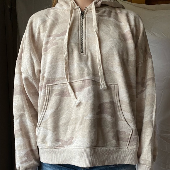 American Eagle Sweatshirt - Picture 1 of 2